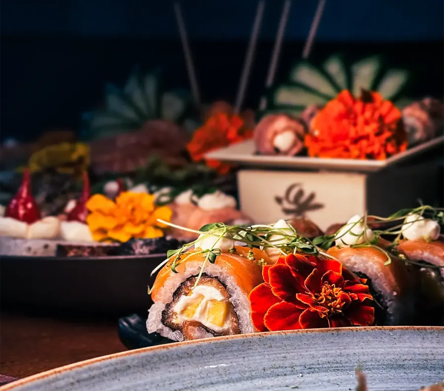 Prato de sushi fotografado para um restaurante